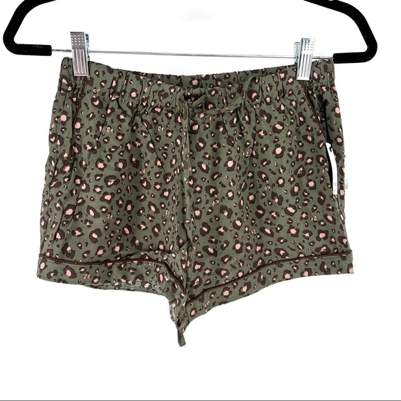 Forever 21 Women's 2 Piece Leopard Shirt & Shorts Pajama Set - various sizes - Picture 6 of 8